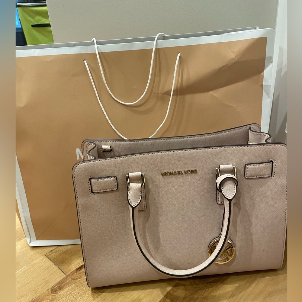 Michael Kors Dillon Large Top Zip Saffiano Leathe Satchel Soft Pink